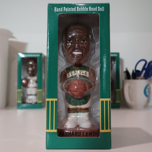 RARE Vintage Rashard Lewis Seattle Supersonics Sonics NBA Away Bobblehead in Box - Picture 1 of 11
